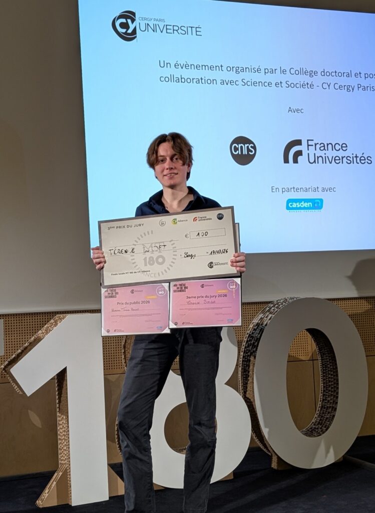 Térence Bordet, prix du public lors de la finale locale de MT180 à Cergy, le 17 mars 2026.